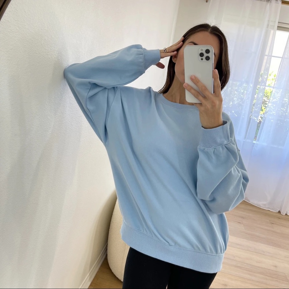 Grab + Go Essential Crew Neck Pullover